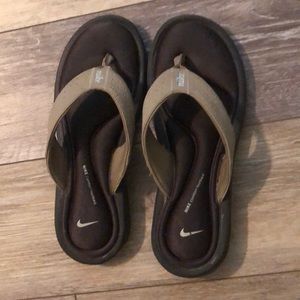Nike comfort sandals Like New